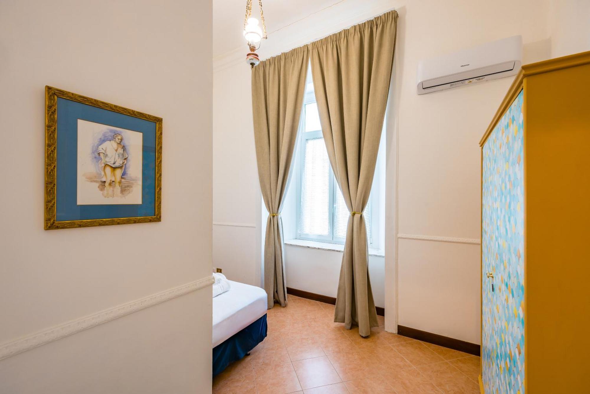 La Casa Di Famiglia By Napoliapartments Apartment Naples